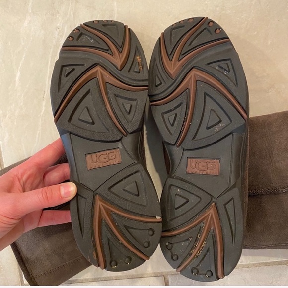 UGG Boots - Picture 4 of 7